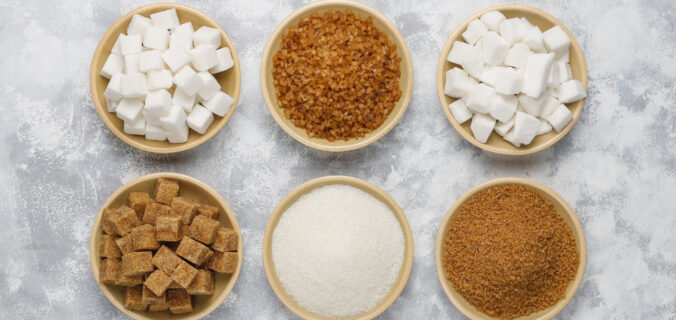 Différences essentielles entre sucre blanc et sucre roux